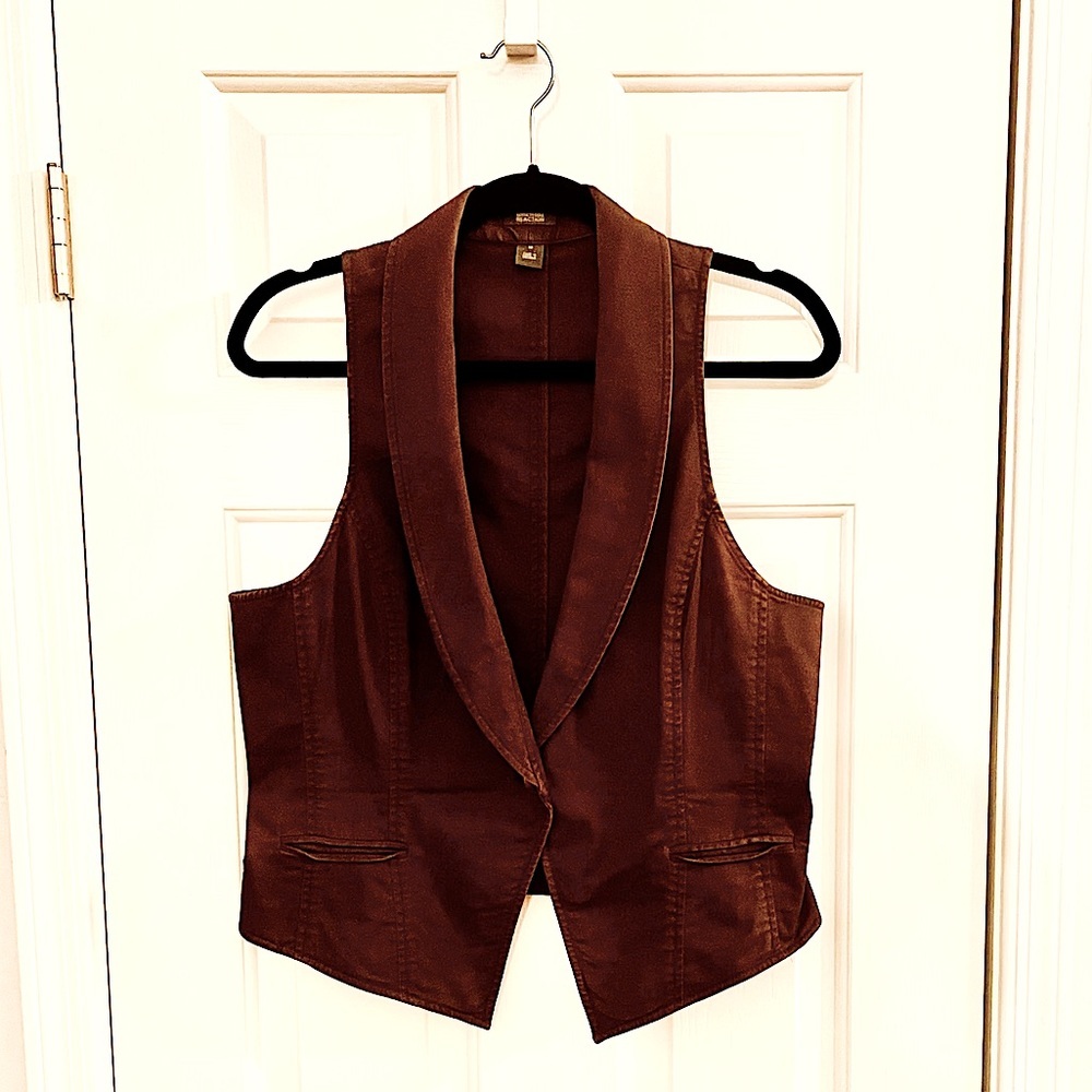 Kenneth Cole Reaction Lapel Collar Vest